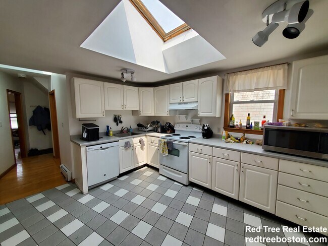 66 Brooks St unit 3, Brighton, MA 02135 - photo 7