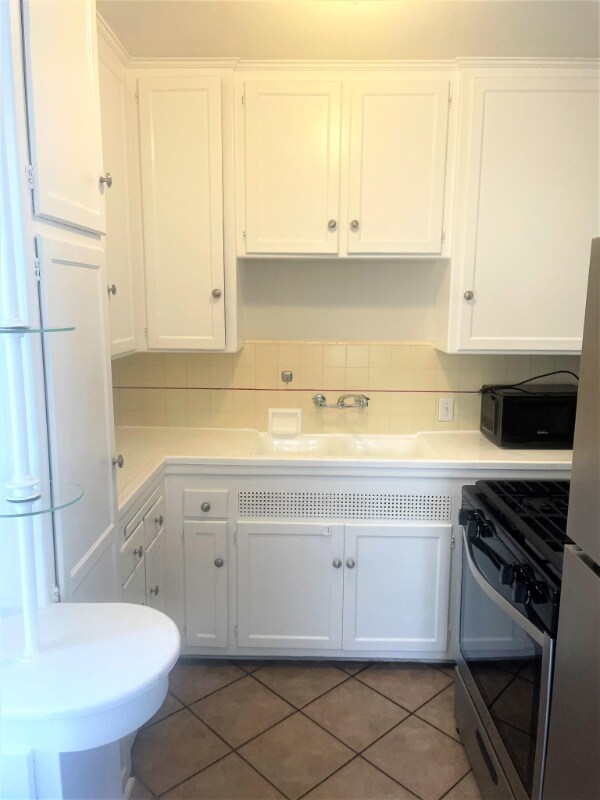 225 S Gale Dr unit D, Beverly Hills, CA 90211 - photo 7