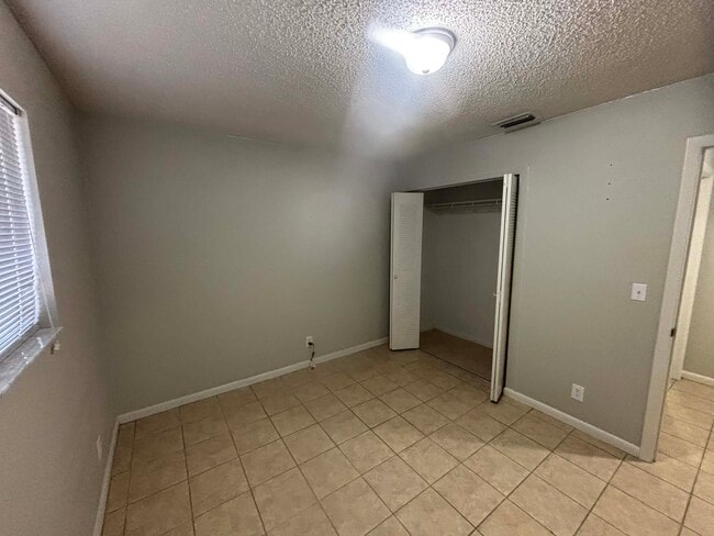 3858 NW Huntsboro St unit 3858 NW Huntsboro St, Lake City, FL 32055 - photo 6