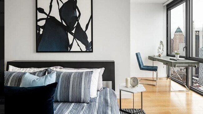 606 W 57th St unit 2819, New York, NY 10019 - photo 2