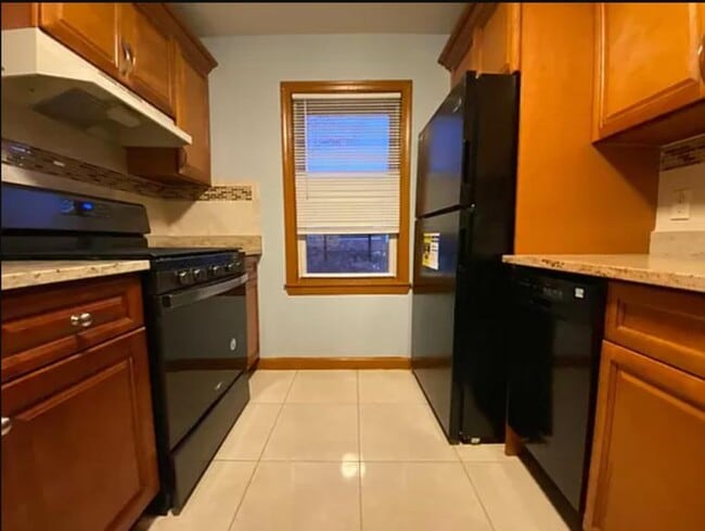 21-08 29th Ave unit 3, Long Island City, NY 11102 - photo 4