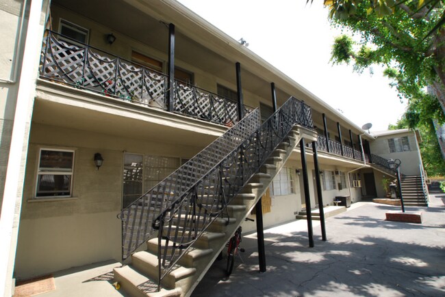 11520 Cumpston St unit 7, Los Angeles, CA 91601 - photo 3