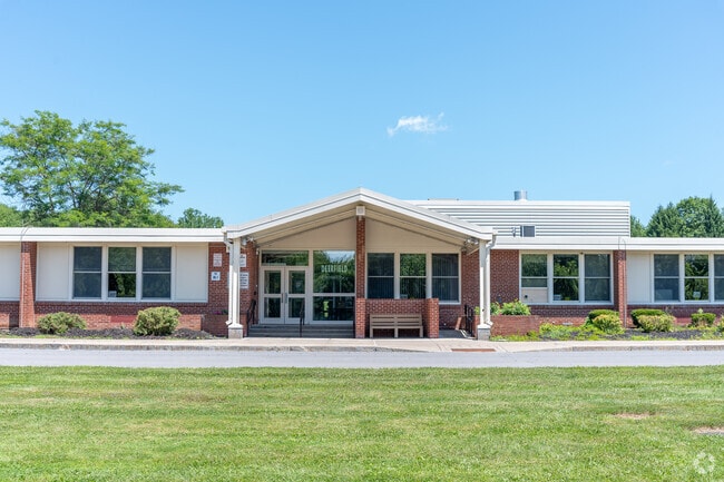 Deerfield Elementary School is a public elementary school in Utica, NY.
