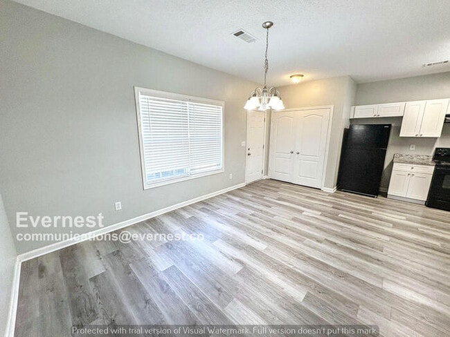 8609 Thomas Ln, Riverdale, GA 30274 - photo 4