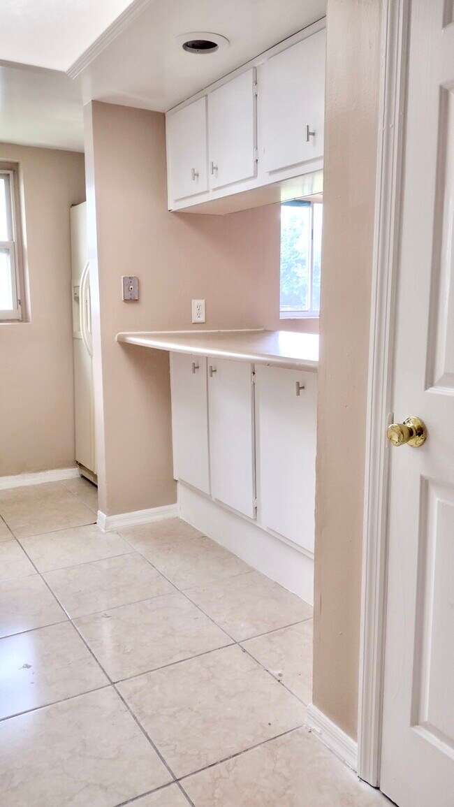 1348 W Evans Cir unit B, Deltona, FL 32725 - photo 4