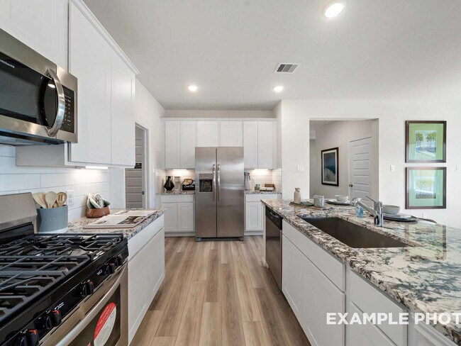 602 San Marcos Trail unit 36475902, Dayton, TX 77535 - photo 4