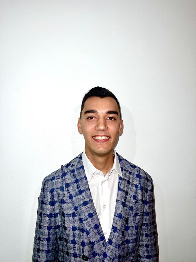 Agent Photo