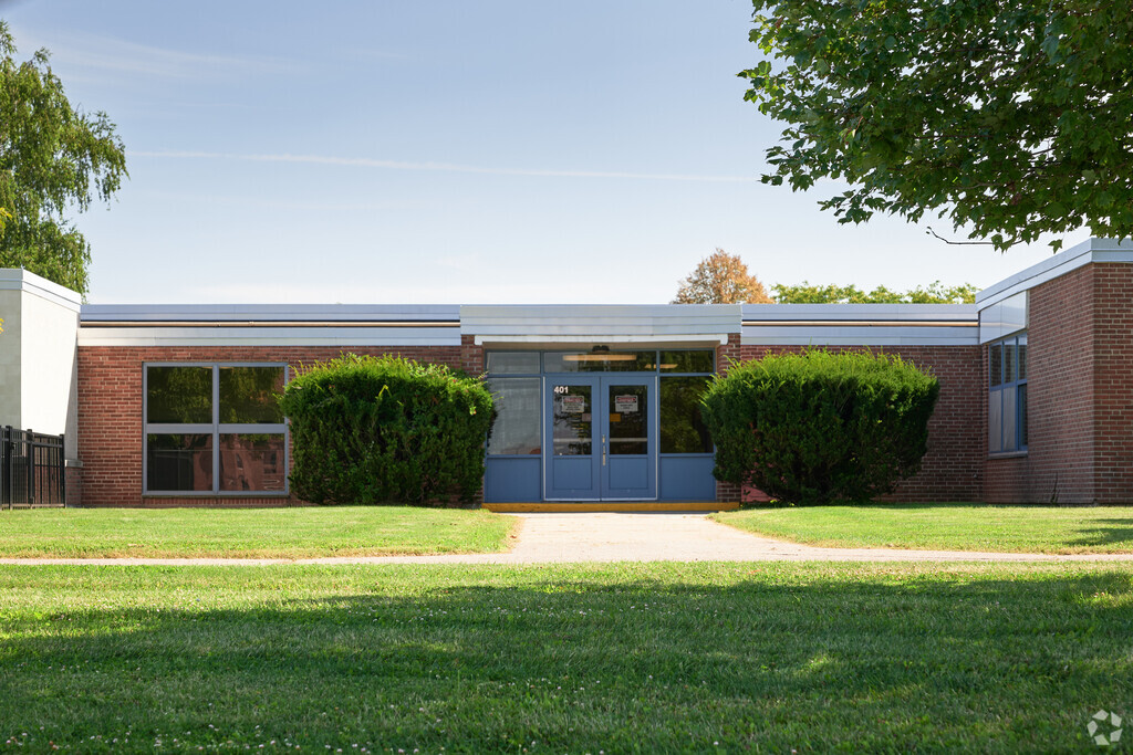 Main entrance to Elizabeth Barclay School in Brockport, NY.