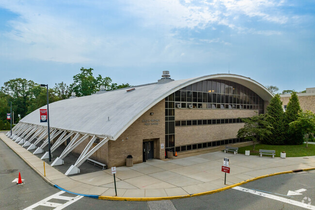 Cold Spring Harbor High School has a student teacher ratio of 11 to 1.