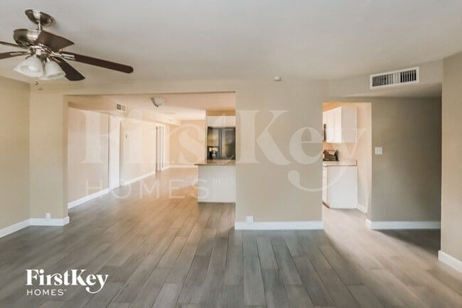 9214 N 36th Dr, Phoenix, AZ 85051 - photo 2