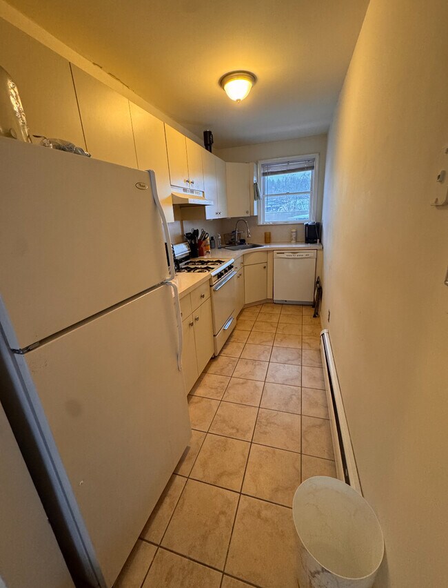 59 W Catherine St unit Number 4, Nyack, NY 10960 - photo 2