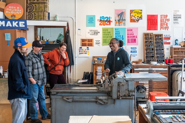 Learn printmaking at Evanston Print and Paper during the First Saturday Evanston art events.