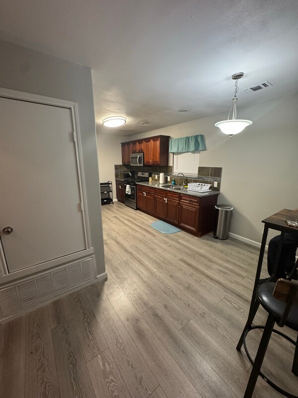 1334 W Ridgewood Ct unit B, San Antonio, TX 78201 - photo 3
