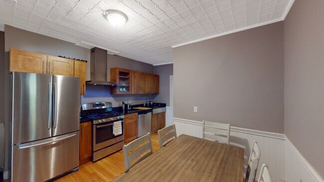 171 Rindge Ave unit 2L, Cambridge, MA 02140 - photo 3