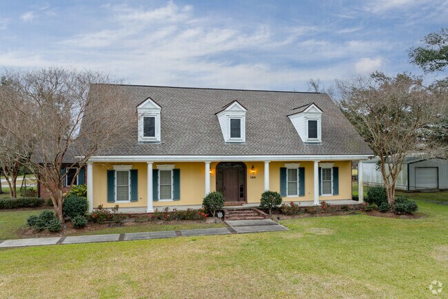 Newer homes in Larose offer lots of curb appeal.
