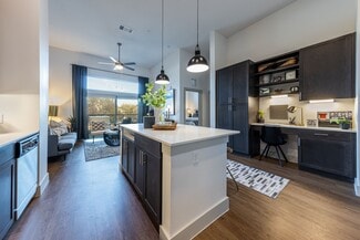 2511 Montopolis Dr, Austin, TX 78741