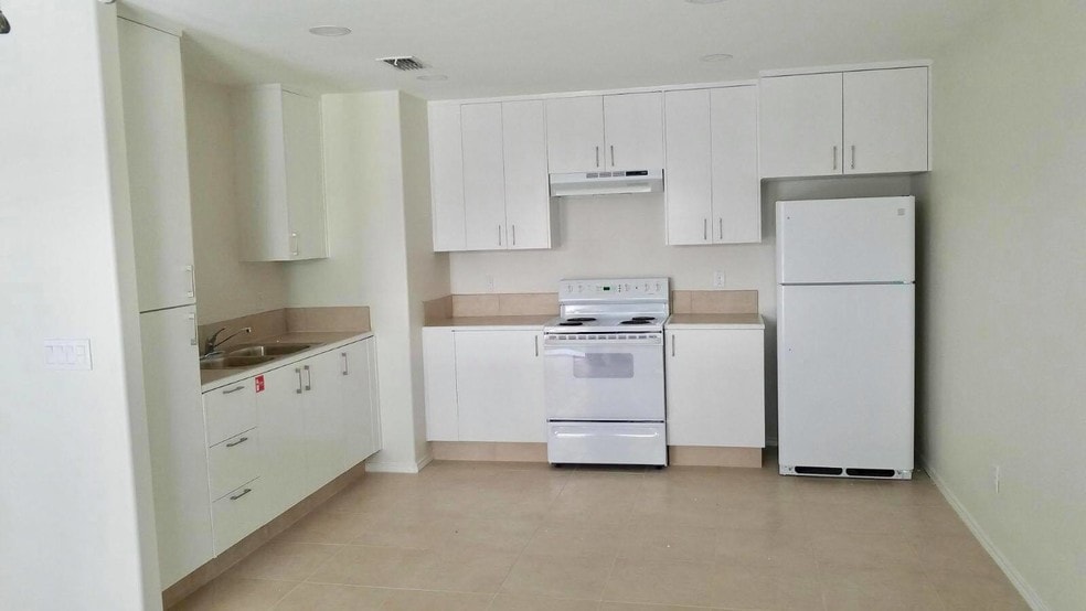 3307 Magdalena St unit 8, Mission, TX 78573 - photo 1