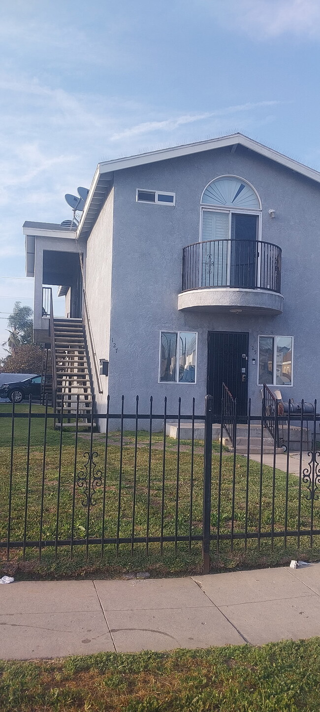 127 E 103rd St, Los Angeles, CA 90003