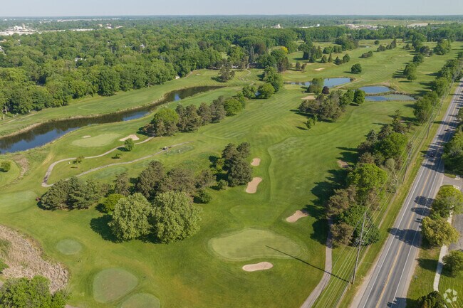 Groesbeck Golf Course is a favorite amenity of residents in Groesbeck.