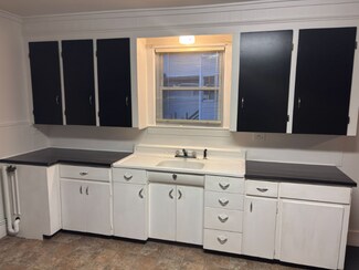 47 Elkins St, Franklin, NH 03235