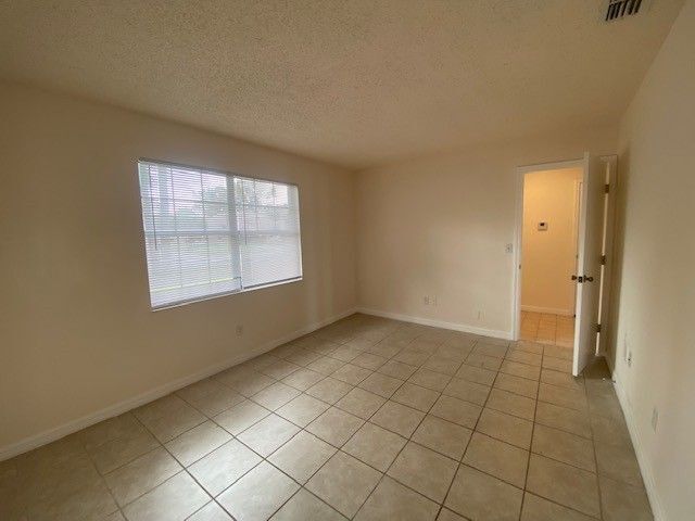 19 Woodston Ln, Palm Coast, FL 32164 - photo 6