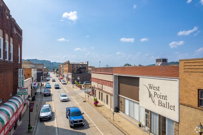 Coraopolis' main strip gives a small town feel with shops and restaurants lining the street.