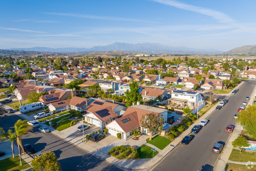 Armada homes in Moreno Valley feature spacious layouts, ideal for growing families and quiet living.