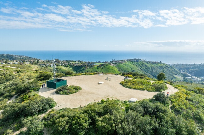 Top of the World, in the Aliso and Woods Canyon Wilderness Park, is an open area with panoramic views of the surrounding landscape.