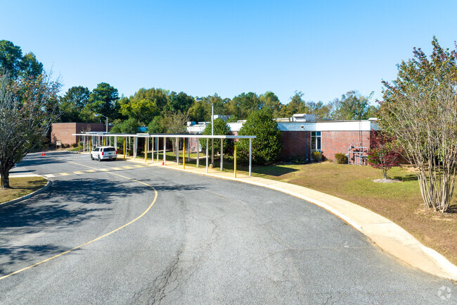 Snow Rogers Elementary School teaches K - 5th grades.
