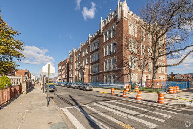 P.S. 95 - The Gravesend has 944 students.