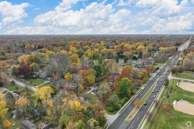Williams Creek sits close to Indy's best amenities while also remaining quiet and secluded.