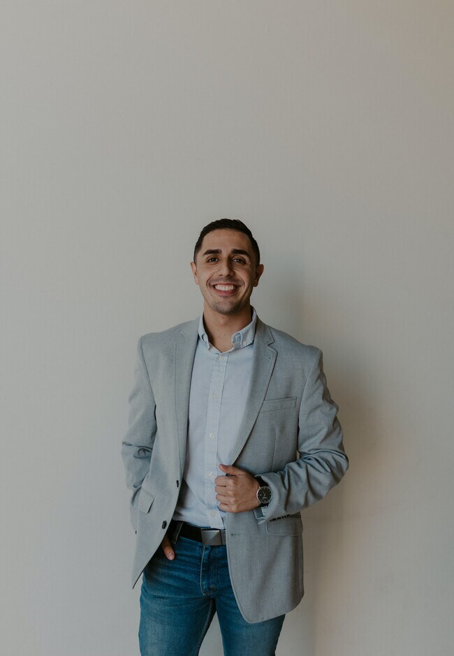 Agent Photo
