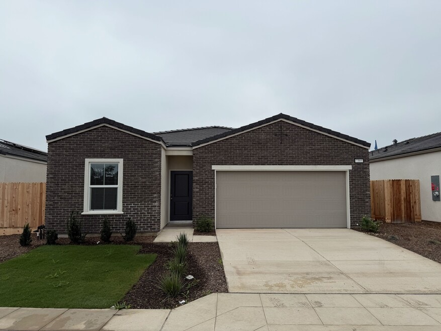 7395 W Donner Ave, Fresno, CA 93723 - photo 1