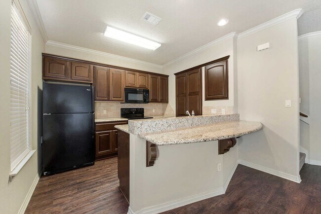 517 Forest Dr Loop, College Station, TX 77840 - photo 4