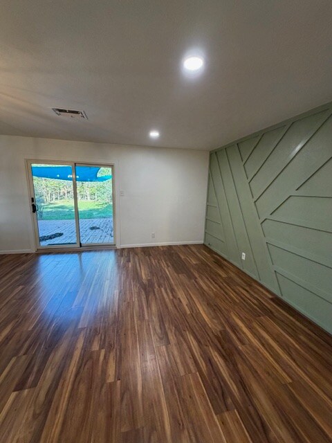 725 Falcon Dr, Woodway, TX 76712 - photo 5