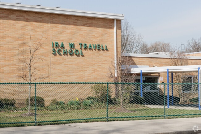 Travell Elementary School in Ridgewood, NJ receives a grade of A+ from Niche.