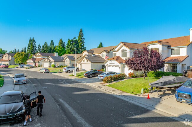Wide streets make Quail Glen feel safe and spacious.