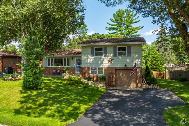 Split-level homes are popular in the mainland portion of East Palm Beach.