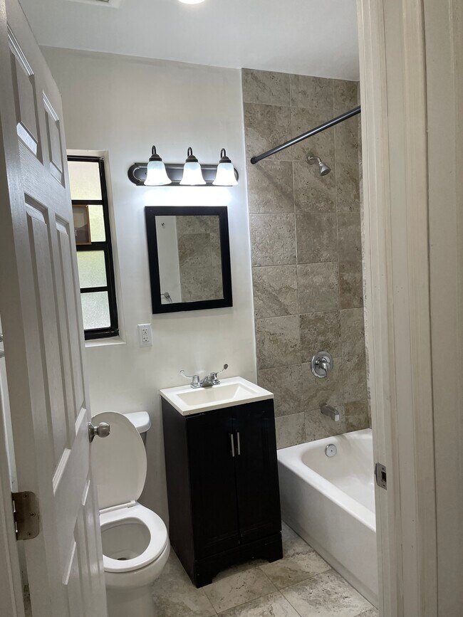 715 NE 92nd St unit 2, Miami Shores, FL 33138 - photo 4