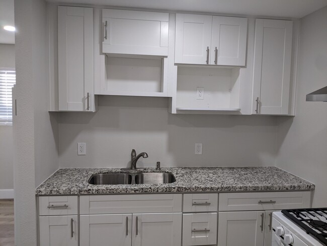 3318 W 157th St unit Backhouse, Gardena, CA 90249 - photo 2