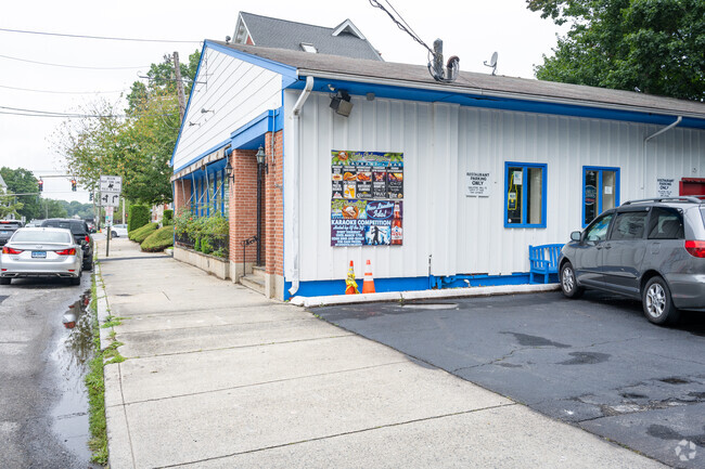 Little Galapos, where Latin American cuisine meets top notch seafood in New London, CT.