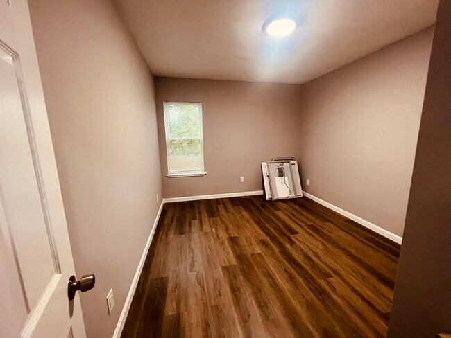 77 Manville Rd unit 3R, Woonsocket, RI 02895 - photo 6