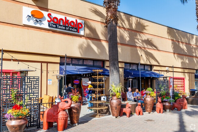 Sankapl - The Taste of India brings delicious Indian cuisine close to Glenmoor residents.