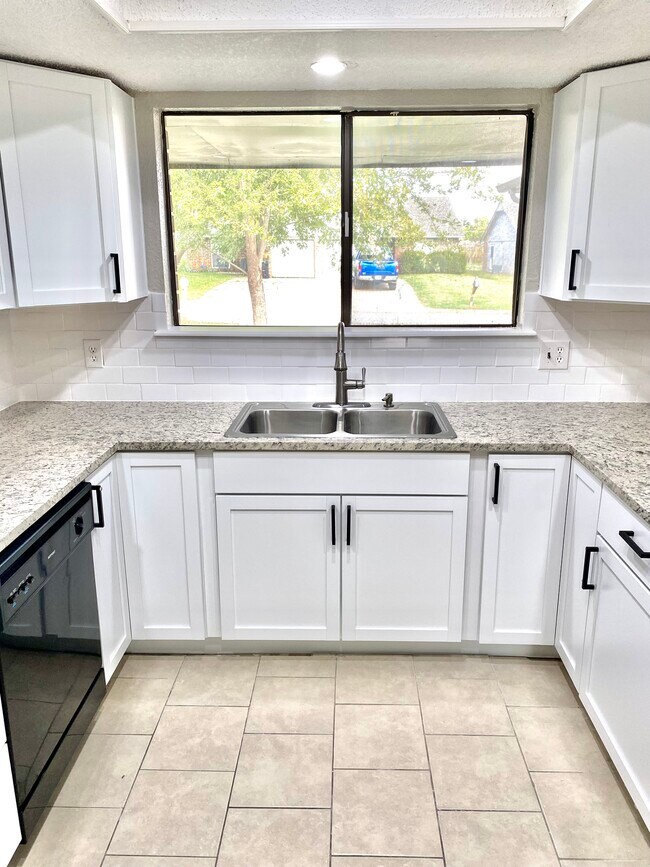 305 W Quantico St, Broken Arrow, OK 74011 - photo 6