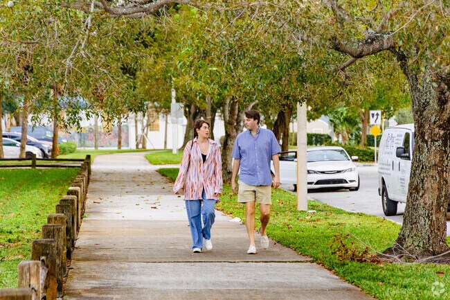 The streets of Grandview Heights are perfect for an afternoon walk and talk meeting.