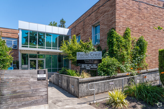 Pacific Crest Community School 01