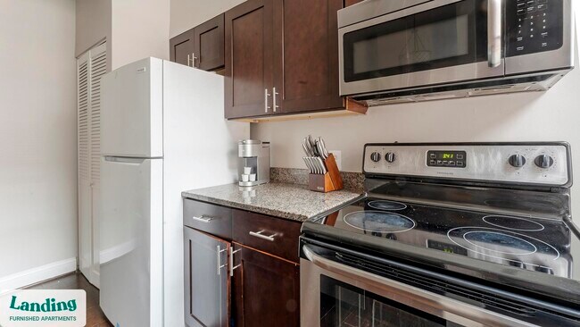 617 W Lexington St unit C4.1412438, Baltimore, MD 21201 - photo 4