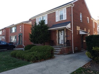 2392 Warrensville Center Rd, University Heights, OH 44118