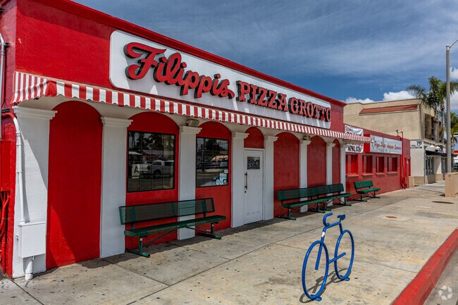 Filippi’s Pizza Grotto in North Chula Vista serves Italian classics in a family-friendly setting.