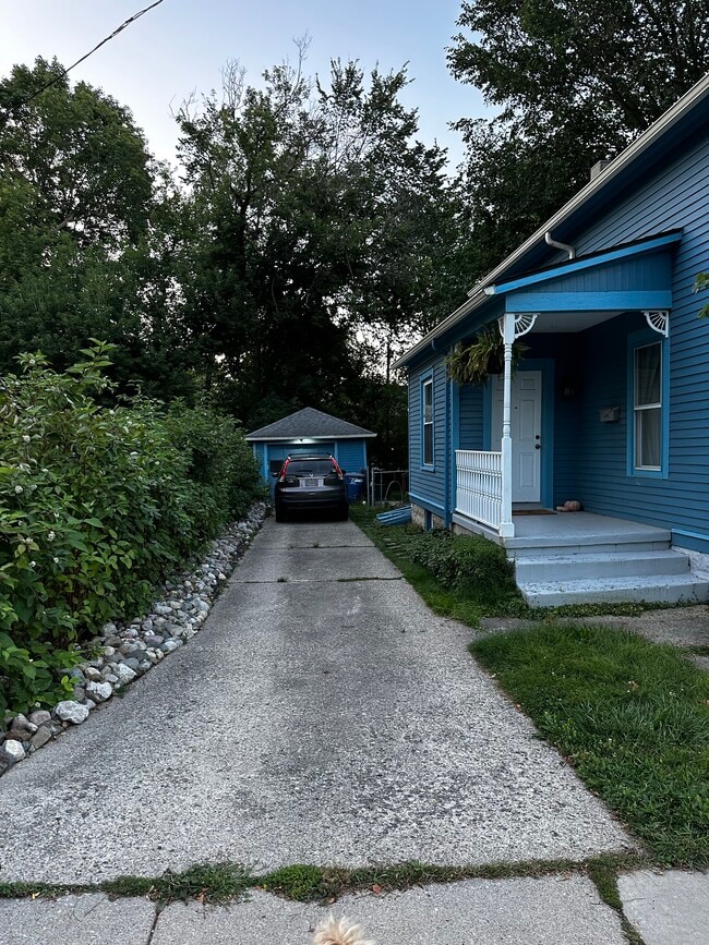 337 Beakes St, Ann Arbor, MI 48104 - photo 2